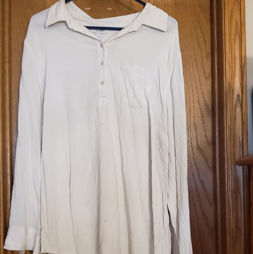 Liz lange Maternity white button up